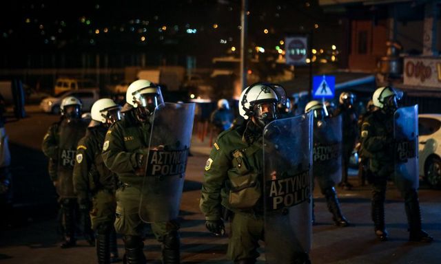 Επίθεση 200 χούλιγκαν σε αστυνομικούς μετά το φιλικό ΠΑΟ-ΠΑΟΚ στην Καλλιθέα